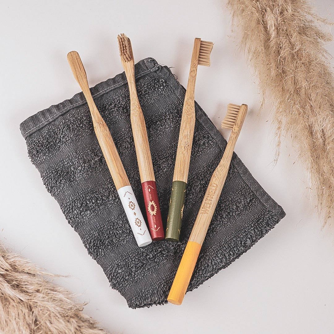 vier Bambuszahnbuersten fuer Erwachsene