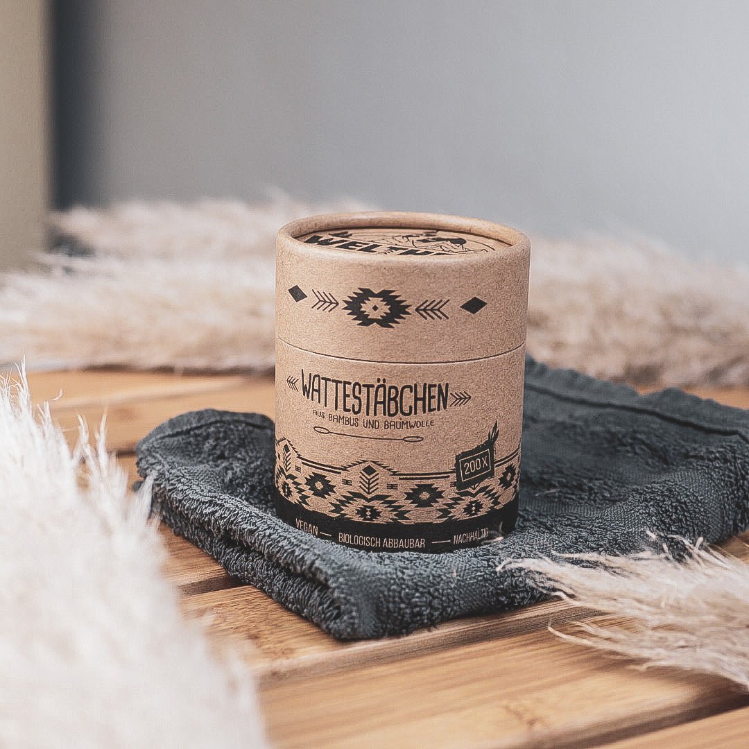 große Packung Wattestaebchen