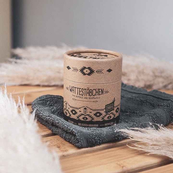 große Packung Wattestaebchen