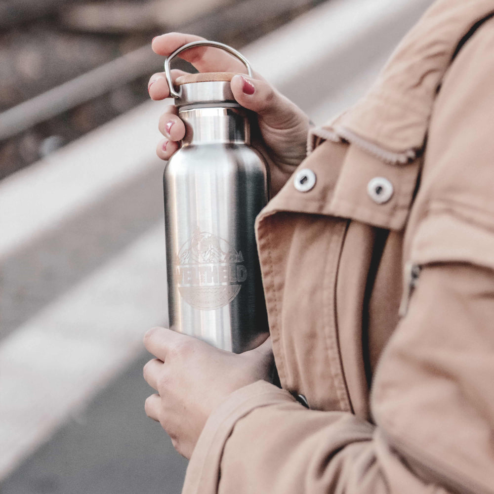 isolierte Trinkflasche fuer warme und kalte Getraenke