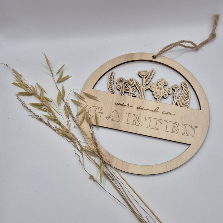 Holzschild "wir sind im Garten"